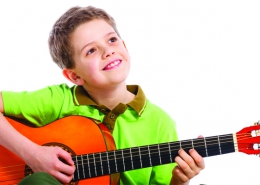 آیا فرزند شما آماده شروع نواختن گیتار است